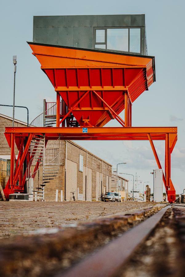 Slapen In Een Trechter Harlingen Bagian luar foto